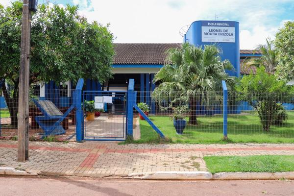 Sorriso: Bandidos invadem escola Leonel Brizola e furtam quase 50 kg de carne das crian&ccedil;as. Eles ainda jogaram carnes no lixo