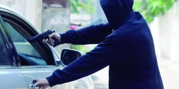 Sorriso: Homem &eacute; sequestrado na porta de casa, for&ccedil;ado a transferir dinheiro para bandidos e abandonado em milharal