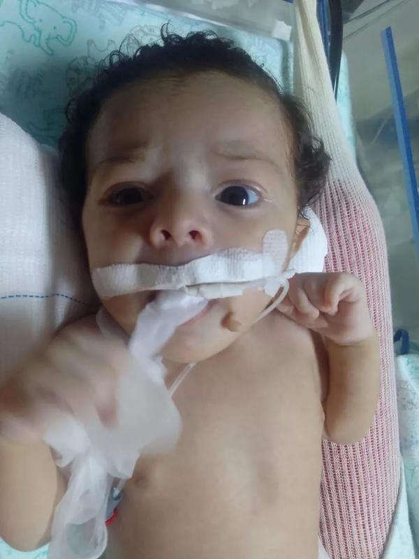 Beb&ecirc;, de 2 meses, morre ap&oacute;s enfermeira colocar leite em vez de rem&eacute;dio na veia dele