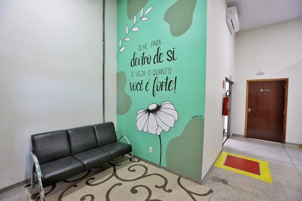 Sorriso: PC cumpre buscas contra professor que abusou de professoras e estagi&aacute;rias; Diretora e  Secretaria de Educa&ccedil;&atilde;o sabiam e s&oacute; transferiram o professor