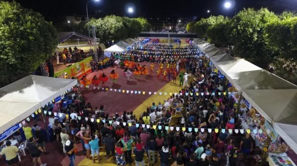 Sorriso: Mais de dez mil pessoas prestigiaram o "Arrai&aacute; do MEI"