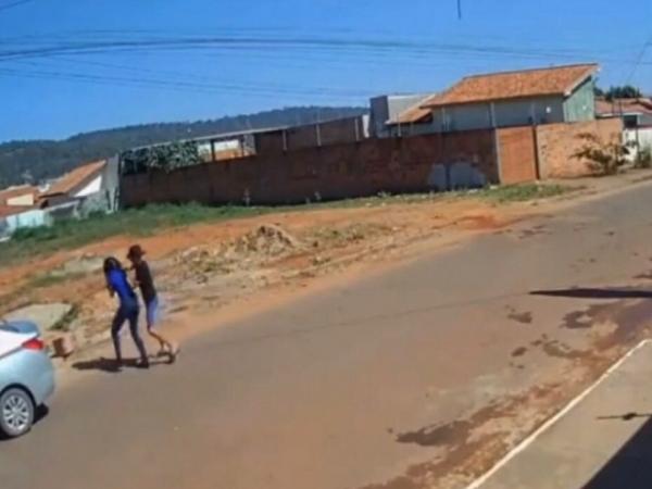 MT: Mulher &eacute; esfaqueada no pesco&ccedil;o pelo ex namorado; o estado dela &eacute; grave