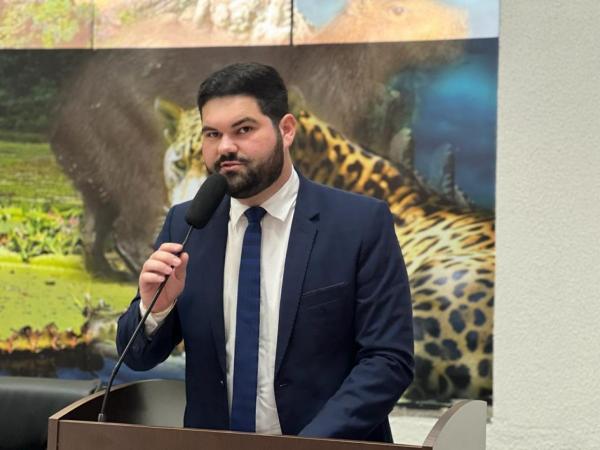 Sorriso: Iago Mella quer transporte coletivo noturno para atender universit&aacute;rios