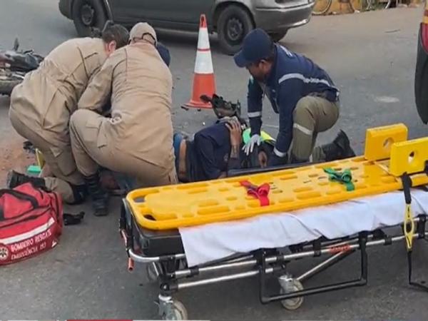 Sorriso: Grave acidente entre moto e ca&ccedil;amba da prefeitura deixa motociclista com suspeita de fratura nas duas pernas