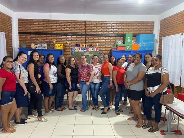 Vera: Merendeiras da rede municipal recebem capacita&ccedil;&atilde;o de higieniza&ccedil;&atilde;o e preparo de alimentos com Nutricionista Educacional