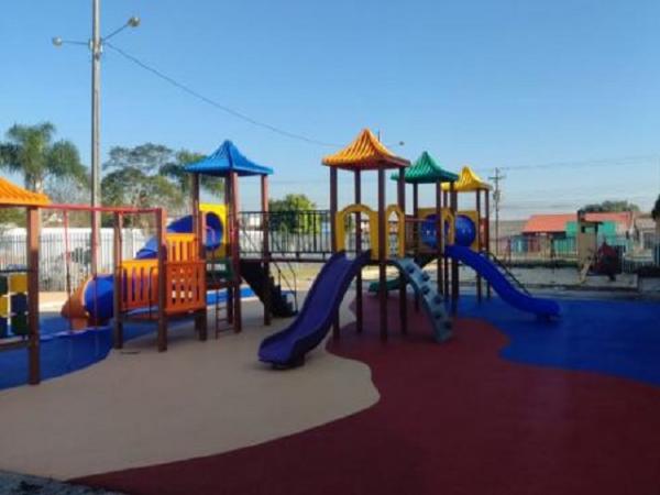 Sorriso: 15 Playgrounds receber&atilde;o piso sint&eacute;tico para garantir seguran&ccedil;a e conforto das crian&ccedil;as