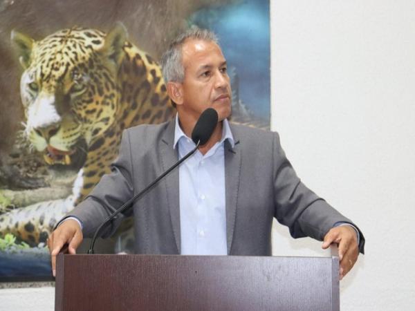 Sorriso: Em Bras&iacute;lia, Wanderley Paulo conquista &ocirc;nibus para transporte de pacientes