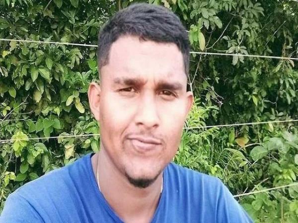 MT: Jovem &eacute; morto com tiro na cabe&ccedil;a ao tentar defender irm&atilde;o em briga em banheiro de bar