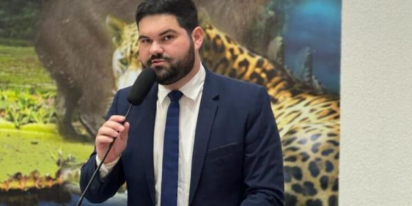 Sorriso: Iago Mella &eacute; contra aumento de 11 para 17 vereadores