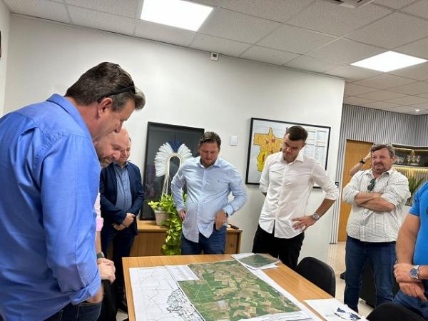 Sorriso: Em Cuiab&aacute;, Ari Lafin e comitiva buscam asfaltamento da MT 493 e amplia&ccedil;&atilde;o de escolas para Boa Esperan&ccedil;a