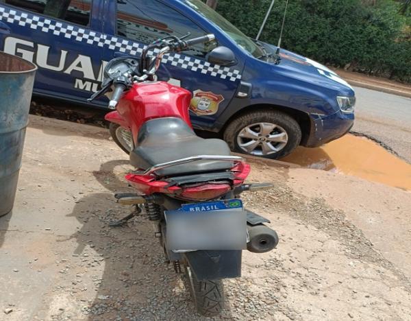 Sorriso: Motociclista sem CNH &eacute; flagrado pela GM empinando moto e tem ve&iacute;culo removido na Perimetral Sudoeste
