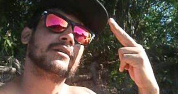 MT: PC prende dois envolvidos na morte de homem encontrado com perfura&ccedil;&otilde;es pelo corpo e estado de decomposi&ccedil;&atilde;o; Um segurava enquanto o outro esfaqueava