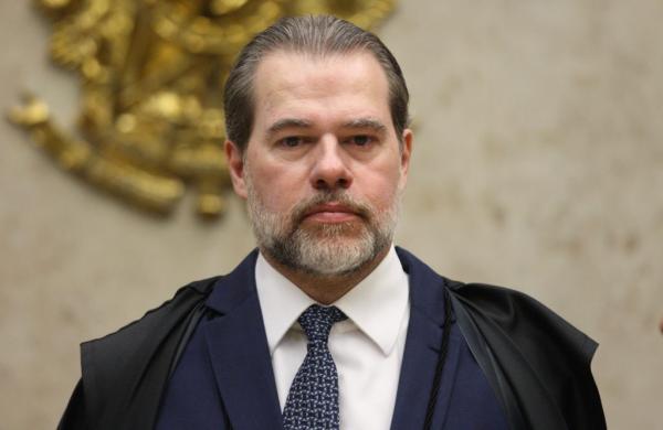 Toffoli anula provas da Lava Jato contra Lula e diz que a pris&atilde;o foi "um dos maiores erros judici&aacute;rios da hist&oacute;ria do pa&iacute;s";  Dino quer investiga&ccedil;&atilde;o da PF