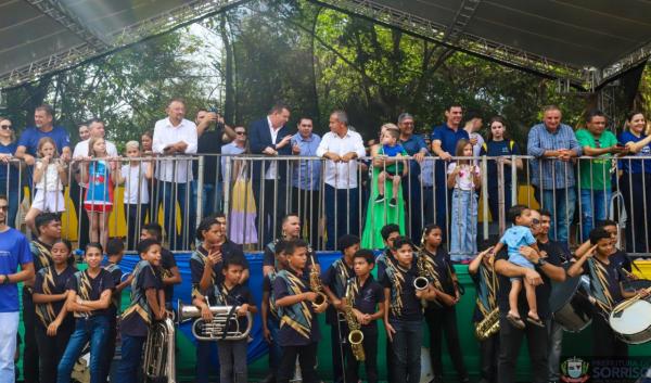 Sorriso: Desfile C&iacute;vico de 7 de setembro re&uacute;ne milhares de sorrisenses na Luiz Amadeu Lodi