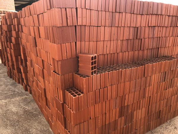 Sorriso: Mulher acredita estar comprando 2 mil tijolos por R$ 1.700 e perde dinheiro para golpista