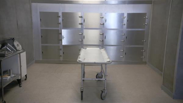 MT: Funcion&aacute;rios de hospital s&atilde;o suspeitos de receber propina para "agenciar" corpos para funer&aacute;ria; Avisavam antes do paciente morrer