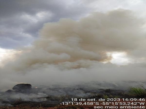 Nova Ubirat&atilde;: Inc&ecirc;ndio em vegeta&ccedil;&atilde;o &eacute; controlado com trabalho conjunto da Secretaria de Meio Ambiente e Corpo de Bombeiros