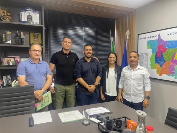 Nova Ubirat&atilde;: Neninho e secret&aacute;rios realizam reuni&atilde;o com Deputado Federal Coronel Assis
