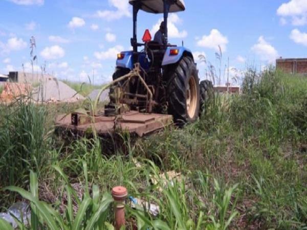 Sorriso: Donos de 84 terrenos baldios s&atilde;o autuados e ter&atilde;o 15 dias para limparem os terrenos sob pena de multa que podem variar de R$ 510,25 a at&eacute; R$ 6.123,00