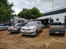 Mulher aluga quitinete e ilude idosa para que compre todos os móveis em seu nome