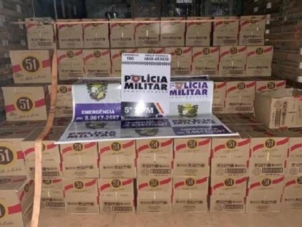 MT: Caminhoneiro &eacute; preso com 570 caixas de pinga 51