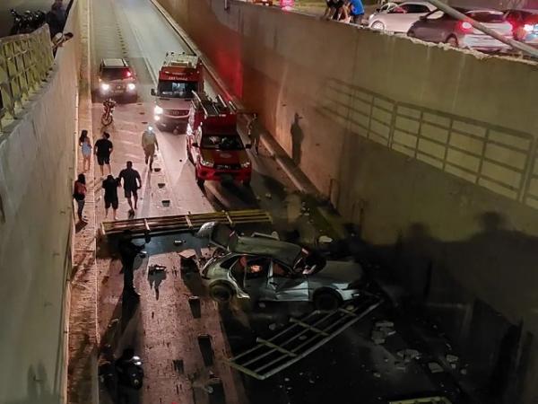 MT: Motorista fica preso nas ferragens e sobrevive "milagrosamente" ap&oacute;s carro despencar em trincheira