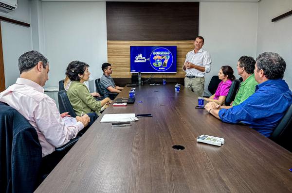 Sorriso: Gerson Bicego apresenta panorama do mun&iacute;cipio para representantes de construtora paulista