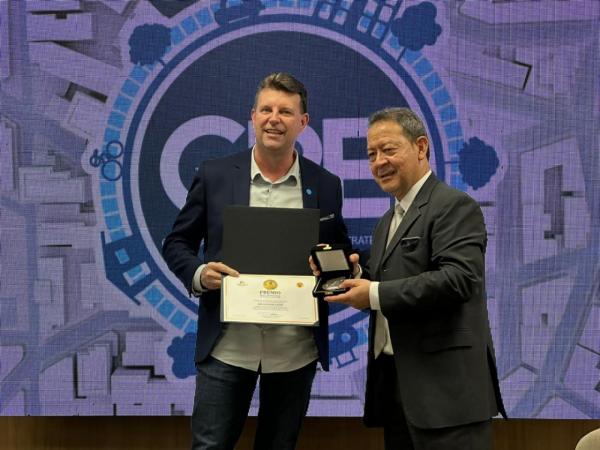 Sorriso: Ari Lafin recebe pr&ecirc;mio por gest&atilde;o de qualidade