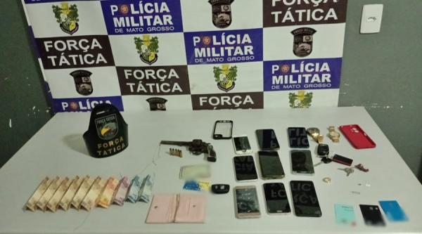 MT: Bandidos s&atilde;o presos ap&oacute;s fazerem fam&iacute;lia ref&eacute;m dentro de casa por cerca de 5h durante assalto