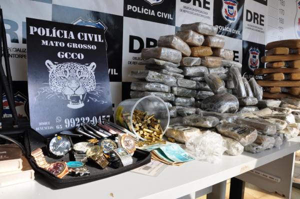 Polícia Civil descobre esconderijo do tráfico com 30 quilos de maconha e bloqueadores de sinais