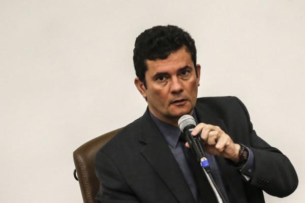 Moro diz que diretor-geral da PF fica no cargo, mas que 'as coisas eventualmente podem mudar'