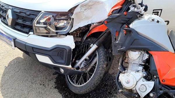 Sorriso: Acidente entre carro e moto deixa dois feridos na Perimetral Novo Horizonte