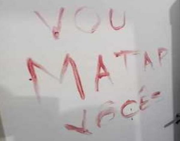 Irm&atilde; esfaqueia irm&atilde;o durante surto e escreve amea&ccedil;a com o sangue dele "Vou matar voc&ecirc;s"