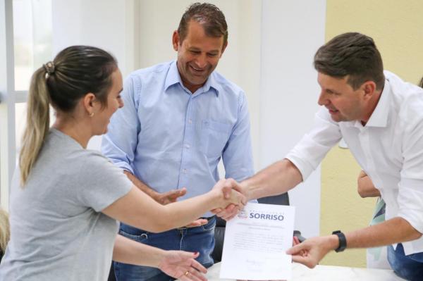 Com recursos próprios da Prefeitura, Avenida Natalino João Brescansin no trecho entre as vias Curitiba e Mário Spinelli será recapeada