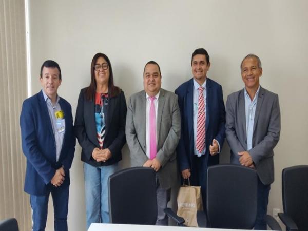 Sorriso: Em Bras&iacute;lia, Par&aacute; do Ovo refor&ccedil;a solicita&ccedil;&atilde;o de recursos para manuten&ccedil;&atilde;o de estradas vicinais