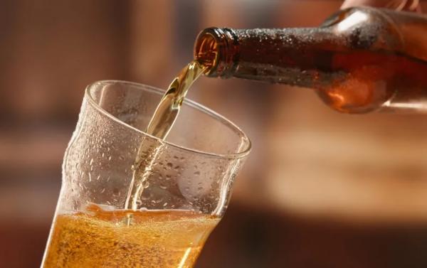 Sorriso: Homem &eacute; preso ap&oacute;s "beber todas" em conveni&ecirc;ncia na Brescansin e tentar ir embora sem pagar conta