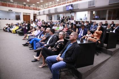 Diretor do CRS recebe T&iacute;tulo de Cidad&atilde;o Mato-grossense e Governador Comenda Filinto M&uuml;ller