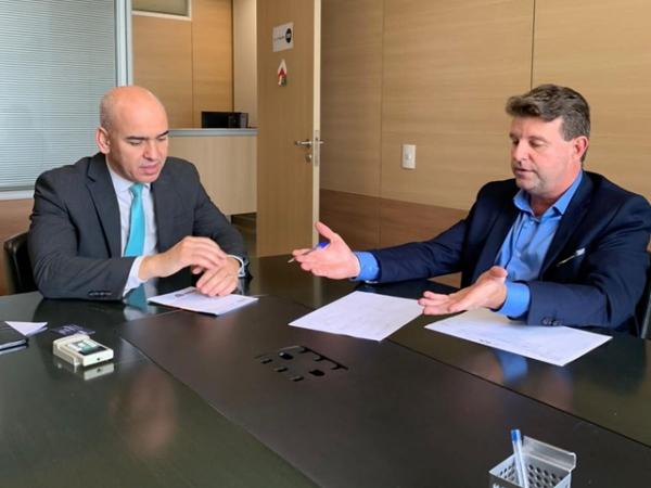 Sorriso: Em Bras&iacute;lia, Ari Lafin luta para garantir casas do Governo Federal; C&acirc;mara deve votar projeto ainda nessa semana