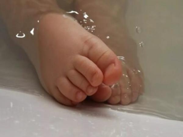 MT: Beb&ecirc;, de 6 meses, morre afogado em bacia durante banho