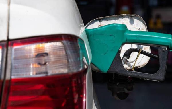 Gasolina no Brasil est&aacute; 6% mais cara que o resto do mundo