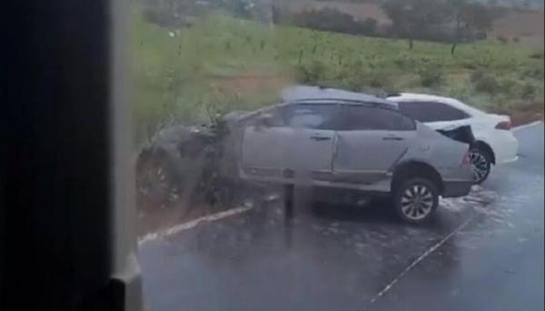 MT: Grave acidente entre Civic e Corolla, deixa 4 mortos na BR-070; 3 mortos s&atilde;o da mesma fam&iacute;lia