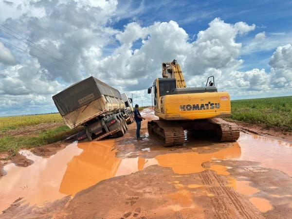 Rodovia MT-485 que liga Santa Rita do Trivelato a Lucas do Rio Verde est&aacute; intransit&aacute;vel, comunica prefeitura
