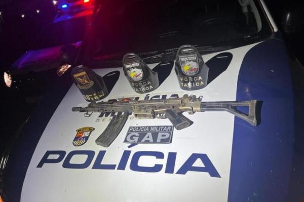 MT: Fuzil da PM &eacute; furtado ap&oacute;s policial se "descuidar" durante abordagem em boca de fumo 