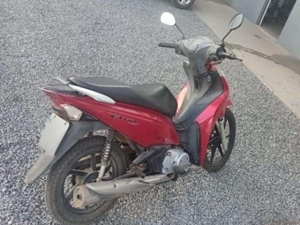 Sorriso: Moto furtada em Sinop h&aacute; mais de 3 anos, &eacute; recuperada pela PM na Passo Fundo