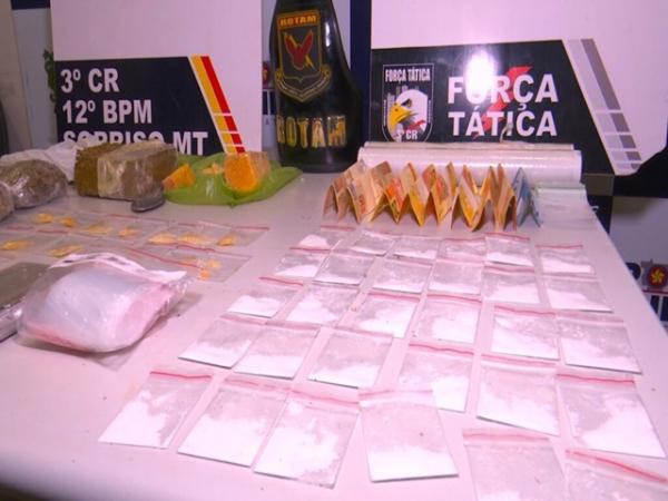 Sorriso: Dois s&atilde;o presos por tr&aacute;fico e ROTAM descobre mandado de pris&atilde;o contra um dos suspeitos