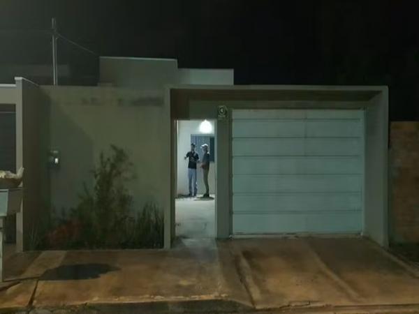 MT: Pai e filha, de 2 anos, s&atilde;o mortos a tiros dentro de casa; A m&atilde;e tamb&eacute;m baleada tentou socorrer a beb&ecirc;