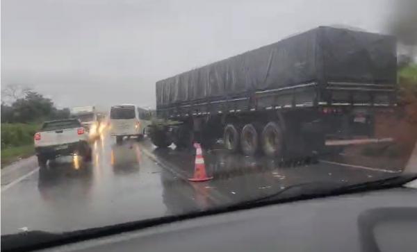 Sinop-Sorriso: Acidente entre duas carretas &eacute; registrado na BR-163