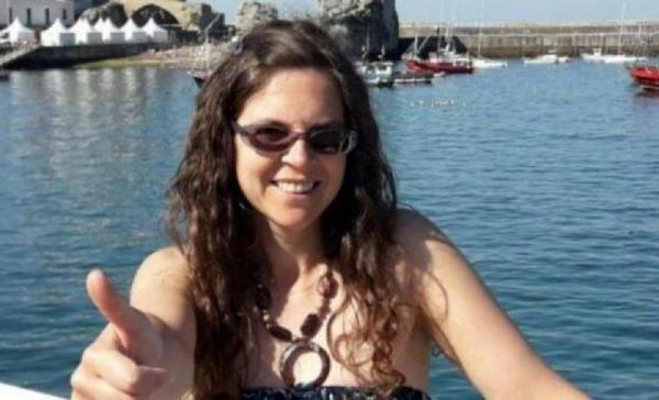 Filho corta pesco&ccedil;o da pr&oacute;pria m&atilde;e ap&oacute;s apanhar por tirar notas baixas na escola