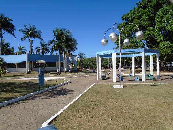 Sorriso: Adolescente tem bicicleta furtada enquanto passeava com a fam&iacute;lia, na Pra&ccedil;a da Juventude