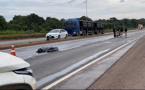 Sorriso: Mulher morre ap&oacute;s bater moto de frente com carro na BR-163; ela estava na contram&atilde;o